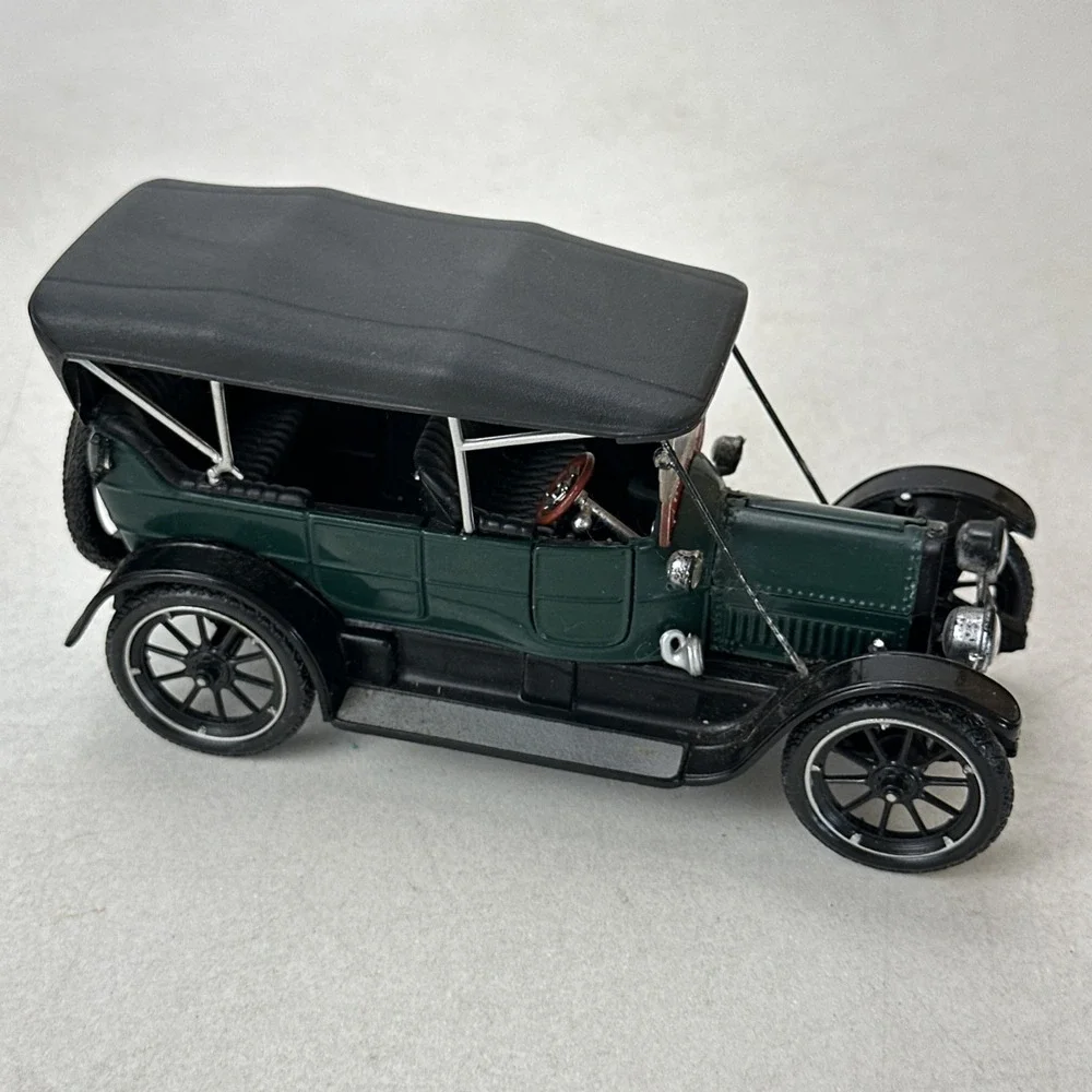 Signature 1913 Cadillac Touring Car 1:32 Green National Motor Museum